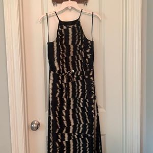 Ivy and Blue- Halter silk dress to the knee. Size2